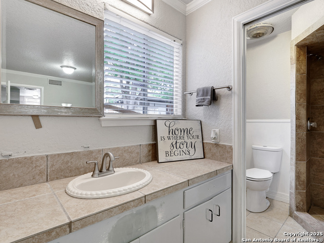 Image 27 of 38 For 2735 Marlborough Dr N