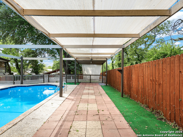 Image 36 of 38 For 2735 Marlborough Dr N