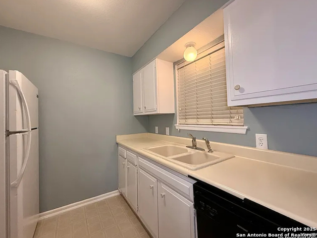 Image 12 of 31 For 6718 Callaghan Road 315