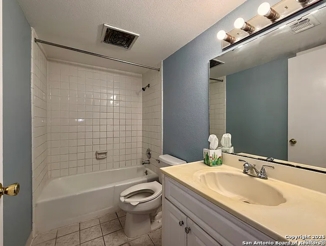 Image 15 of 31 For 6718 Callaghan Road 315