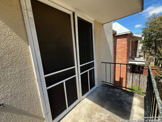 Image 20 of 31 For 6718 Callaghan Road 315