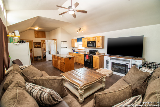 Image 28 of 88 For 9495 Morales Ln