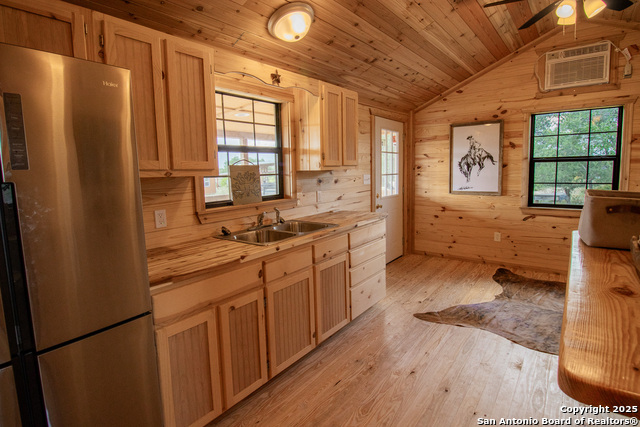 Image 39 of 88 For 9495 Morales Ln