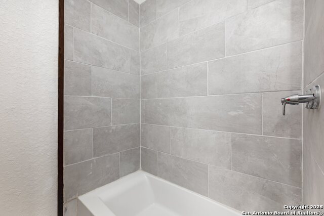 Image 17 of 34 For 10235 Old Corpus Christi