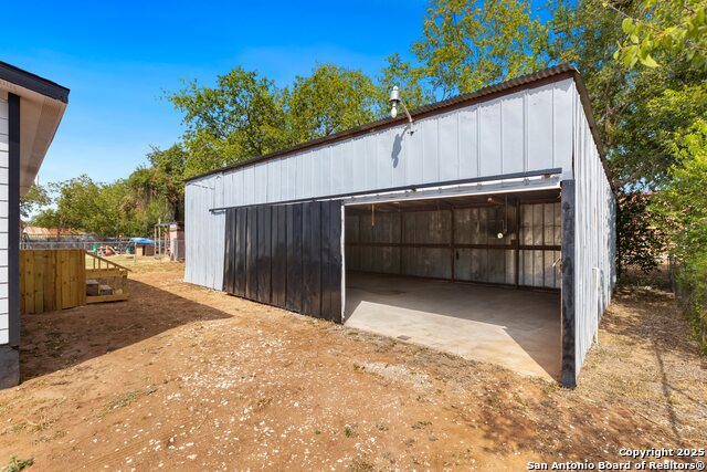 Image 27 of 34 For 10235 Old Corpus Christi