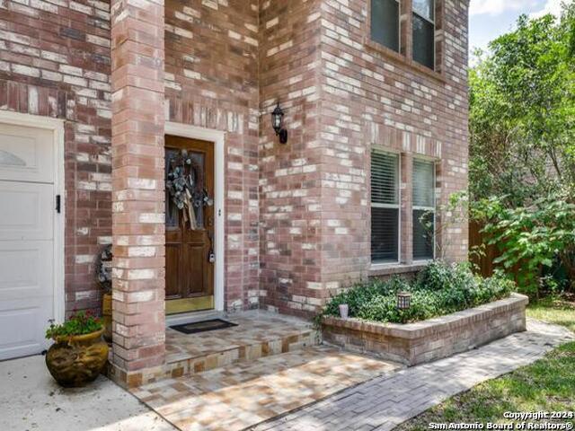 Listing photo id 0 for 16639 Calico Creek Dr