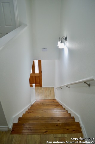 Listing photo id 5 for 16639 Calico Creek Dr