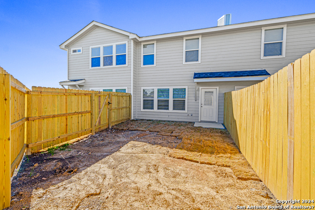 Image 22 of 23 For 7116 Georgeann Dr  102