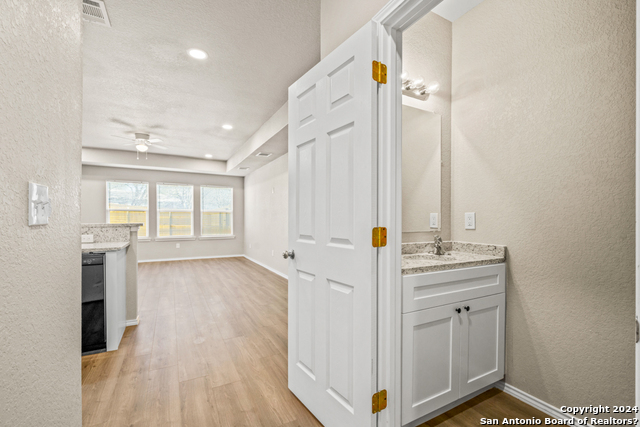 Image 8 of 23 For 7116 Georgeann Dr  102