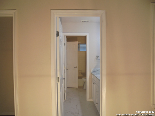 Image 19 of 22 For 20531 Cliff Park