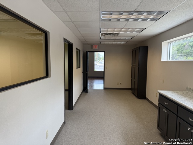 Listing photo id 3 for 128 Moss S 100