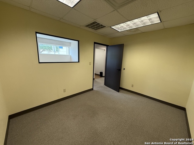 Listing photo id 5 for 128 Moss S 100