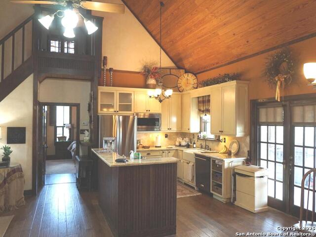 Image 27 of 61 For 5150 Laurie Michelle