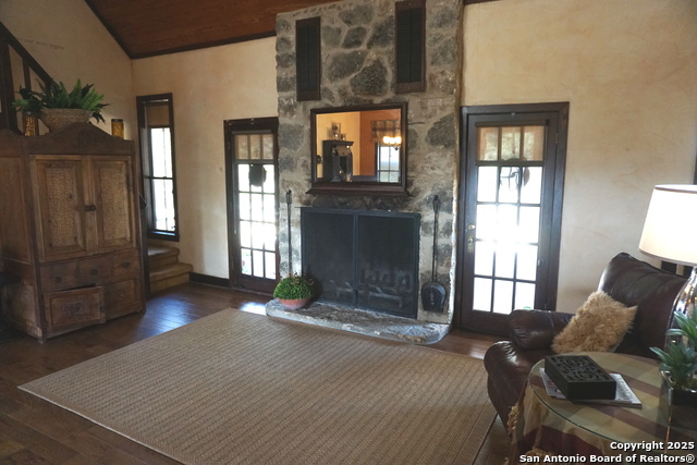 Image 46 of 61 For 5150 Laurie Michelle