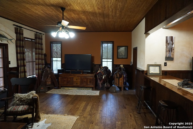 Image 49 of 61 For 5150 Laurie Michelle