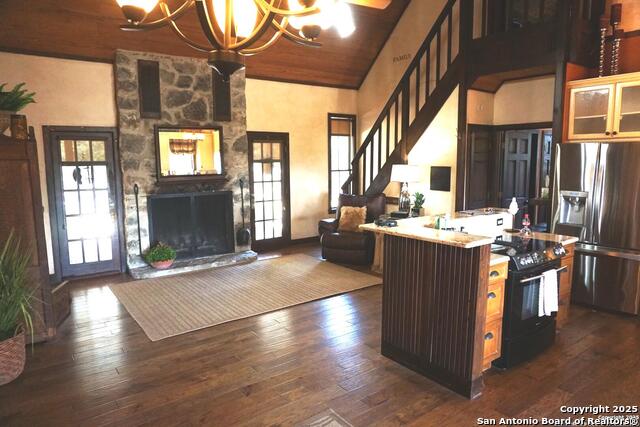 Image 9 of 61 For 5150 Laurie Michelle