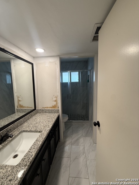 Image 22 of 31 For 14202 Light Bend