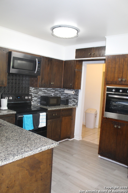 Image 7 of 31 For 14202 Light Bend