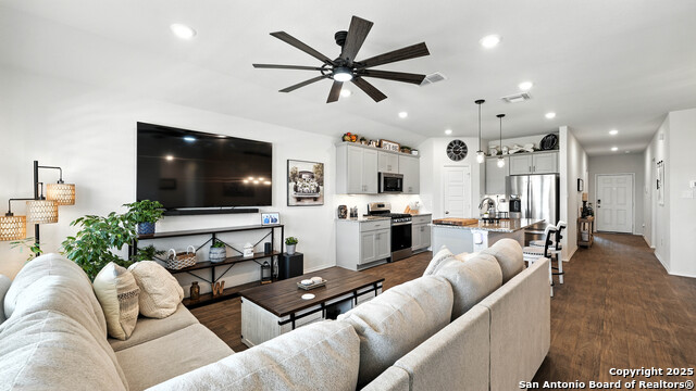 Image 11 of 45 For 1741 James St