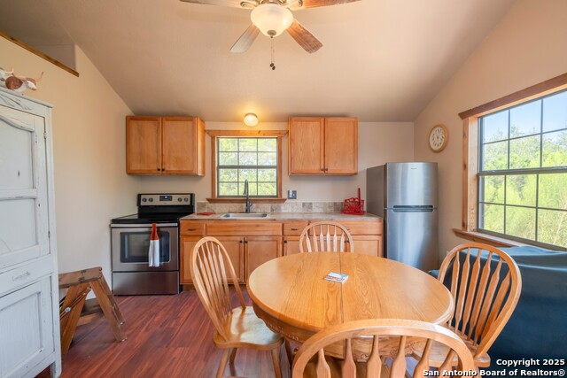 Image 29 of 47 For 107 Garrett Way