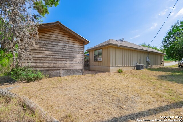 Image 34 of 47 For 107 Garrett Way