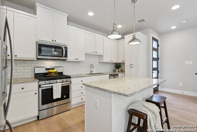 Image 6 of 40 For 140 Claremont #102  102