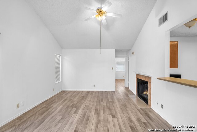 Listing photo id 4 for 7018 Elmbank