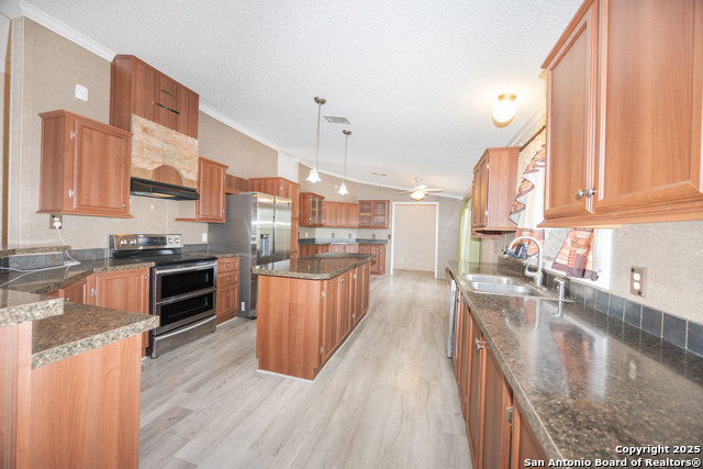 Listing photo id 1 for 590 County Road 4614