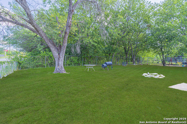 Image 19 of 21 For 5883 Branch Valley St