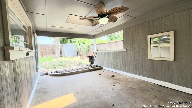 Image 16 of 21 For 618 Storeywood