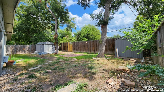 Image 19 of 21 For 618 Storeywood