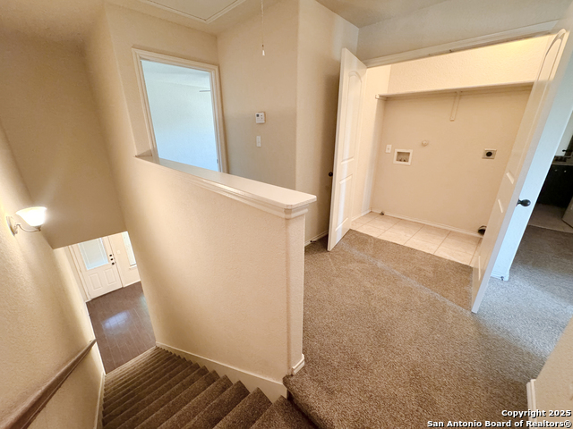 Listing photo id 8 for 602 Creekside