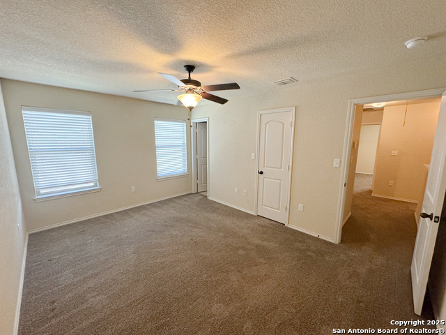 Listing photo id 12 for 602 Creekside