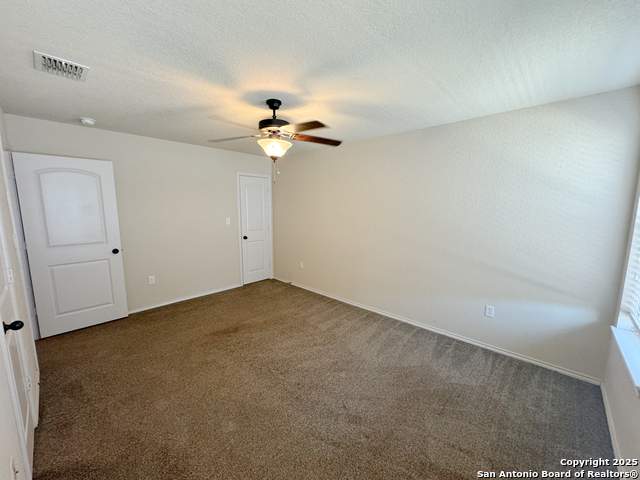 Listing photo id 13 for 602 Creekside