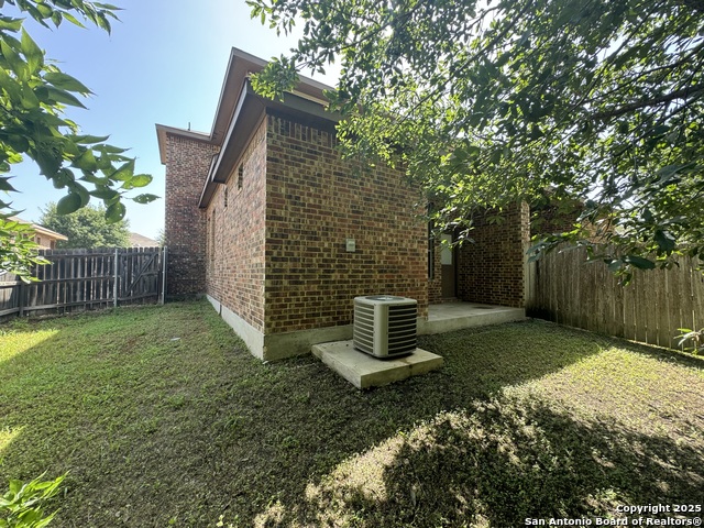 Listing photo id 22 for 602 Creekside