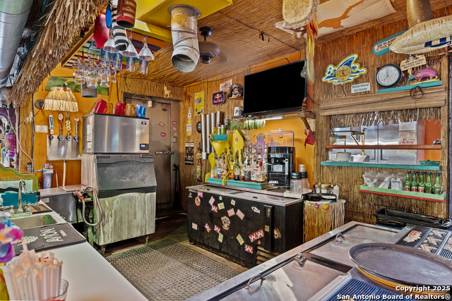 Listing photo id 12 for 5820 Highway 27