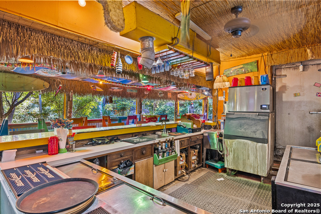 Listing photo id 13 for 5820 Highway 27