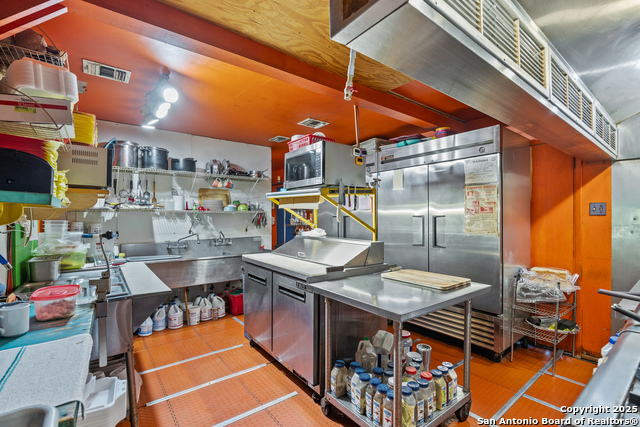 Listing photo id 14 for 5820 Highway 27