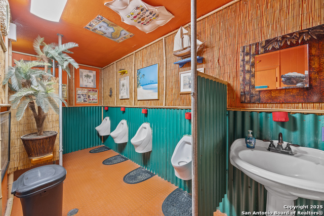 Listing photo id 21 for 5820 Highway 27