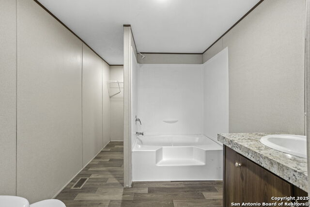 Image 14 of 16 For 234 Flores Oaks