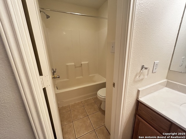 Image 6 of 8 For 7303 Golf Vista Blvd