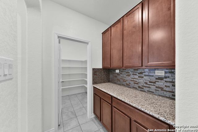 Listing photo id 8 for 11255 Sawyer Valley