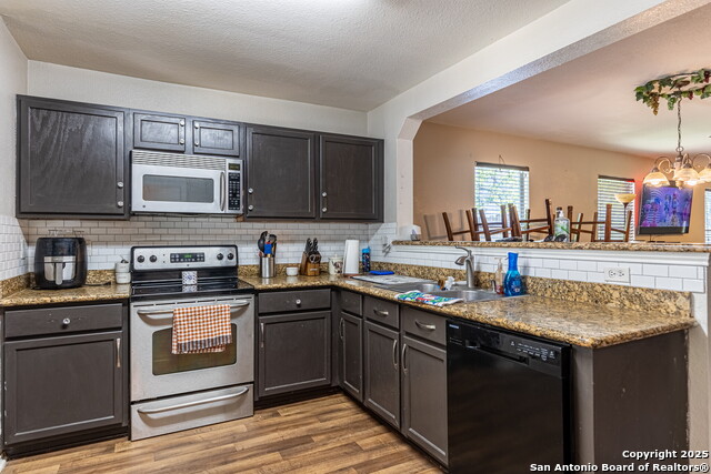 Listing photo id 8 for 7731 Saddle