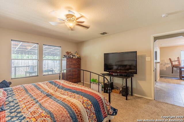 Listing photo id 11 for 7731 Saddle