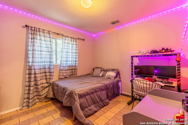 Listing photo id 18 for 7731 Saddle