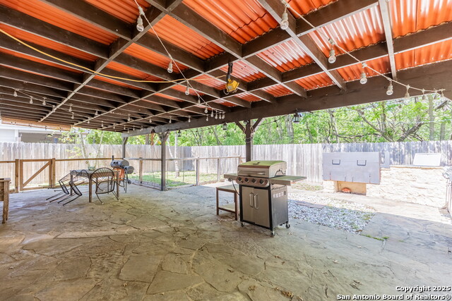 Listing photo id 22 for 7731 Saddle