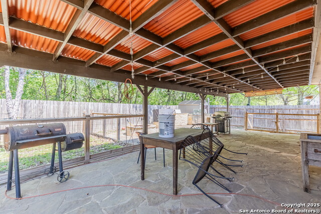 Listing photo id 23 for 7731 Saddle