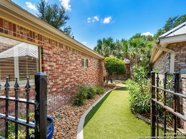 Image 34 of 43 For 106 Westcourt Ln