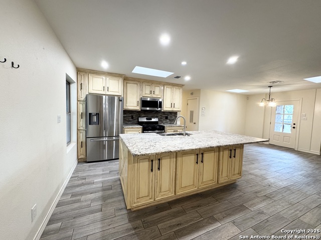 Listing photo id 8 for 10207 Roddy Rd