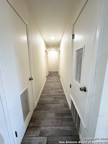 Listing photo id 10 for 10207 Roddy Rd